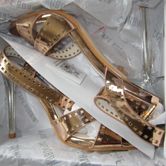 Cape Robbin Glory-1 Rosegold Crossover Sandal - Picture 8 of 10